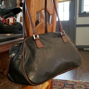Vera Pelle Black and Brown Leather Shoulder Bag with Brown Handles 13x7x5
